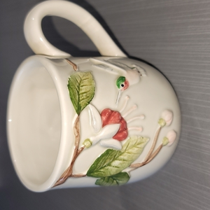 Vintage Otagiri Ruby Throated Hummingbird Flower Coffee Mug. Pristine Condition.